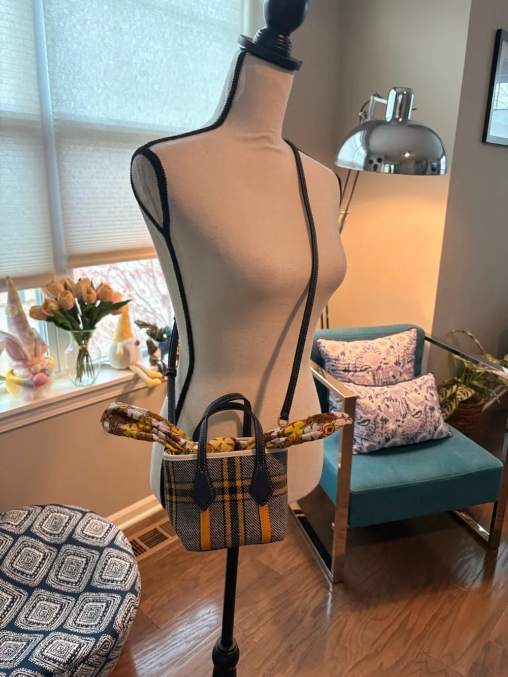 ✨Tory Burch (NWT) Perry Plaid Micro Tote✨ - Picture 4 of 11